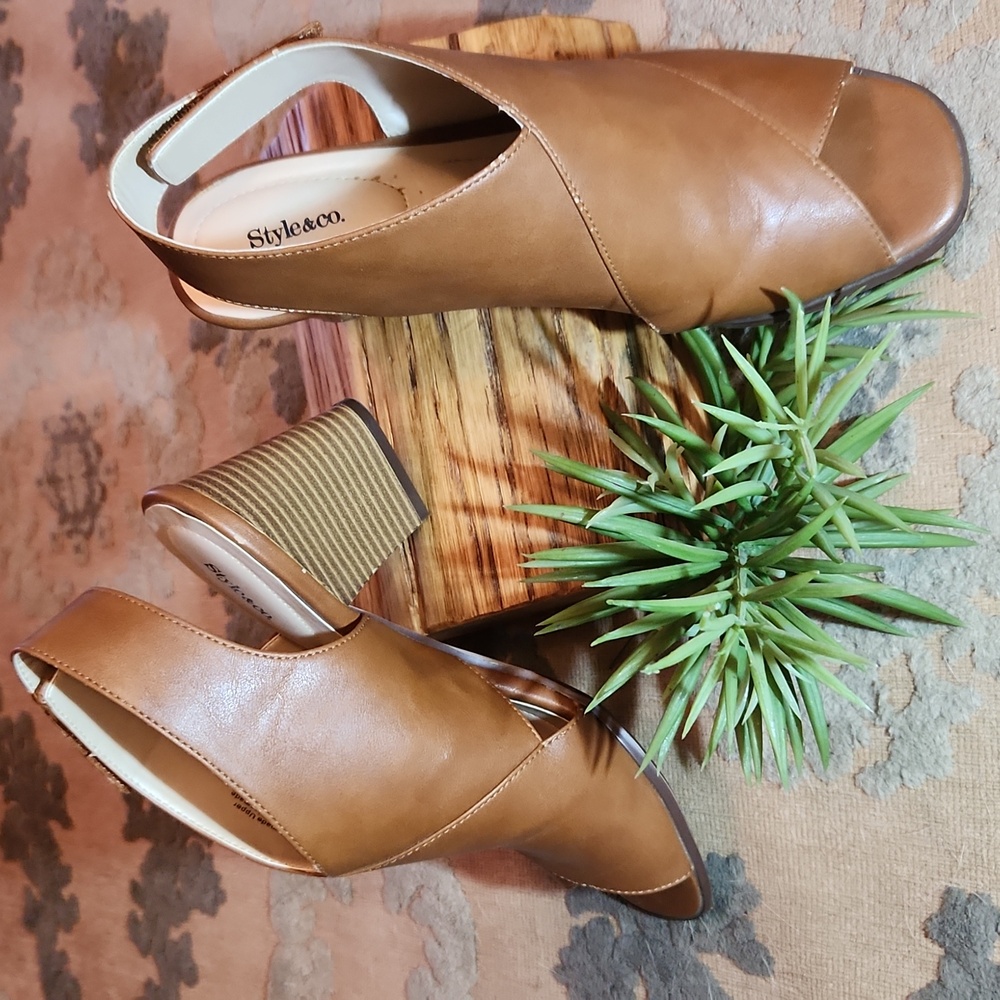 Style And Co Danyell Peep Toe Shoeties Chunky Heel Size 8